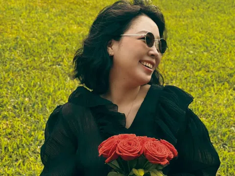 Video gây sốt 2 triệu view: Nụ cười rạng rỡ của cô gái bị tạt axit nhầm sau một thập kỷ