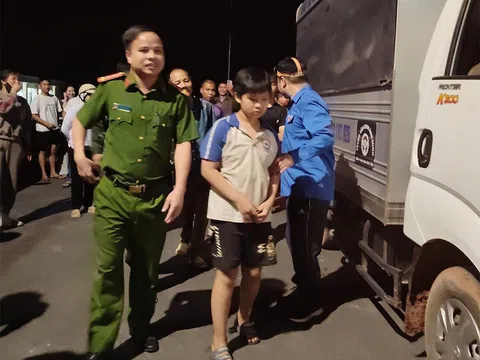 5 thiếu niên lạc trong rừng suốt nhiều giờ giữa đêm: Cuộc tìm kiếm nghẹt thở