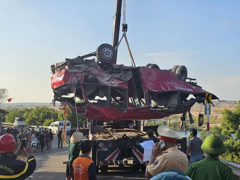 Vụ xe khách rơi vực khiến 4 người chết: Tài xế âm tính ma túy, không có cồn, hé lộ nguyên nhân sốc