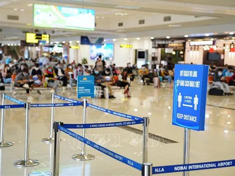 Bác tin đóng cửa sân bay Nội Bài vì nhân viên tiếp xúc ca nhiễm COVID-19