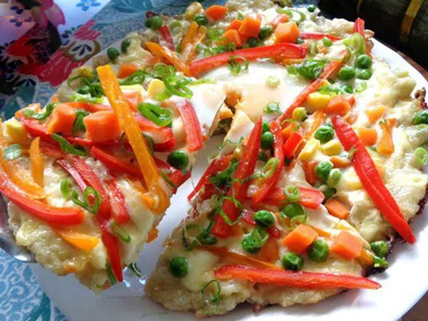 Bánh chưng thừa sau Tết làm pizza ngon lạ, dễ ăn