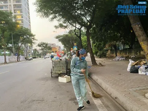 Công nhân môi trường mưu sinh giữa mùa dịch COVID-19: "Tôi chỉ sợ mang virus độc hại về cho gia đình"