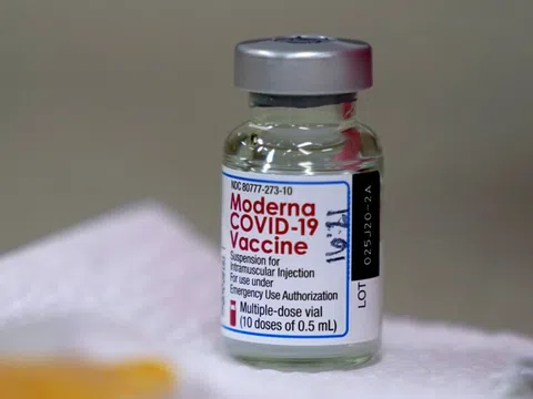 Moderna tuyên bố vaccine COVID-19 hiệu quả 93% sáu tháng sau tiêm