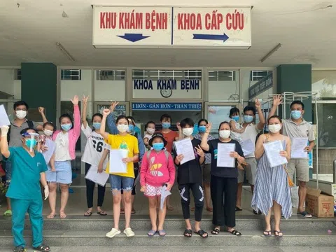 Đà Nẵng: Chùm ảnh các bệnh nhân COVID-19 nhí xuất viện