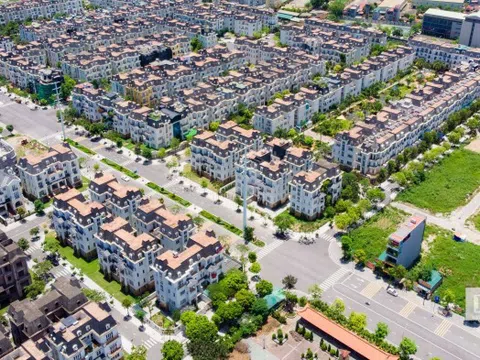 Savills: Hơn 300 dự án biệt thự, nhà liền kề "treo" rải rác khắp Hà Nội