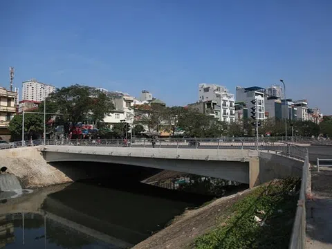 Bác thông tin xây cầu qua sông Tô Lịch hết 38 tỷ đồng, chủ đầu tư tiết lộ con số chính xác