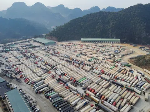 Gần 5.000 xe hàng container xuất đi Trung Quốc ùn tắc ở cửa khẩu tỉnh Lạng Sơn