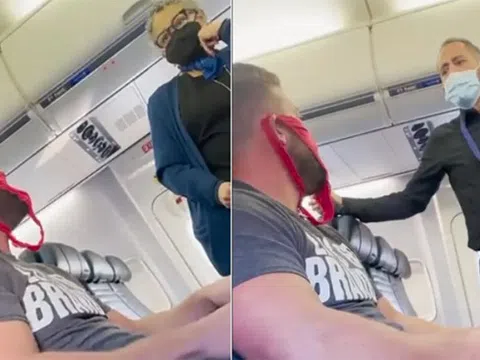 Nam hành khách bị đuổi khỏi máy bay vì dùng thứ "đỏ mặt" thay khẩu trang
