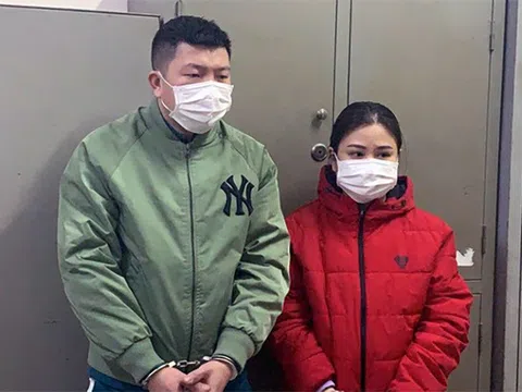 Cặp vợ chồng livestream bán vũ khí: Lập kênh YouTube "Đao kiếm phong thủy" để quảng cáo