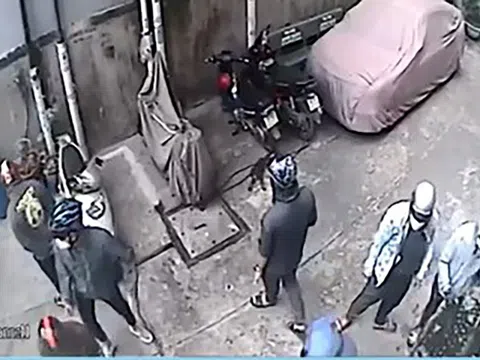 Nữ giám đốc ở TP.HCM bị dọa "xử cả nhà" vì món nợ của chồng cũ: Camera ghi lại gì?