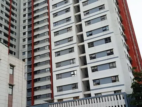 Hà Nội: Bé trai rơi từ tầng cao chung cư tử vong thương tâm