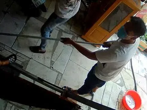 Vụ clip "xin đểu" 3 triệu không thành, côn đồ bổ tuýp sắt vào đầu nhân viên bãi xe: Nạn nhân kể gì?