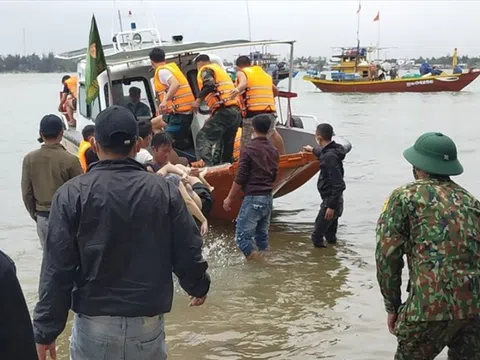 Nguyên nhân ban đầu vụ lật ca nô chở khách ở Hội An