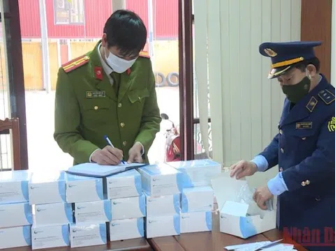 Thu giữ hơn 1.000 kit test nhanh COVID-19 không rõ nguồn gốc