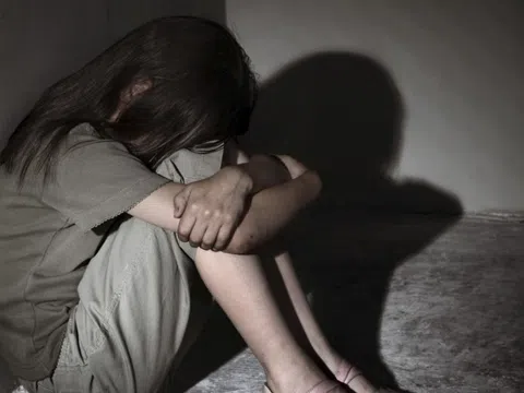 Vĩnh Phúc: Khởi tố đối tượng nhiều lần hiếp dâm thiếu nữ 15 tuổi tại quán karaoke