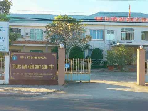 Sau vụ xin trả quà cho Công ty Việt Á, Giám đốc CDC Bình Phước bị cách chức