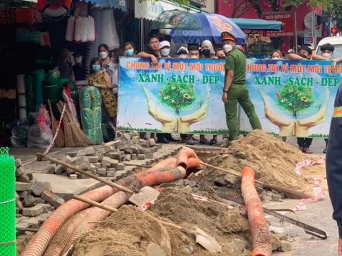 Đà Nẵng: Phát hiện cánh tay người khi đào cống sửa điện