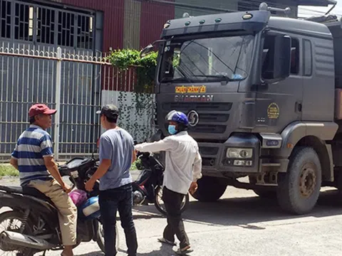 Đồng Nai: Người dân chặn đường xe tải ben đi vào đường dân sinh