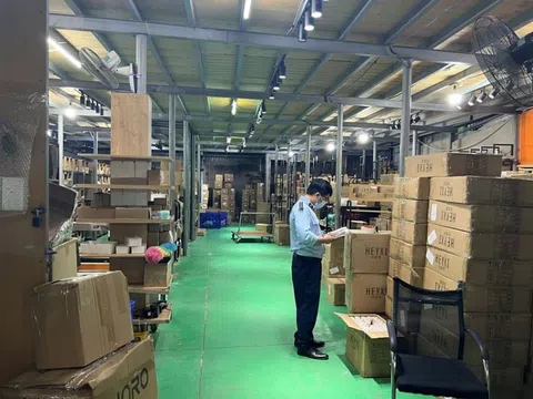 TP.HCM: Phát hiện hơn 10.000 sản phẩm mỹ phẩm Trung Quốc, nghi nhập lậu