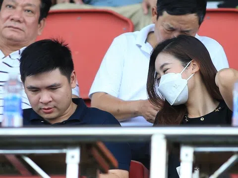 Hoa hậu Đỗ Mỹ Linh nhận lời cầu hôn, tiết lộ thân thế của bạn trai thiếu gia