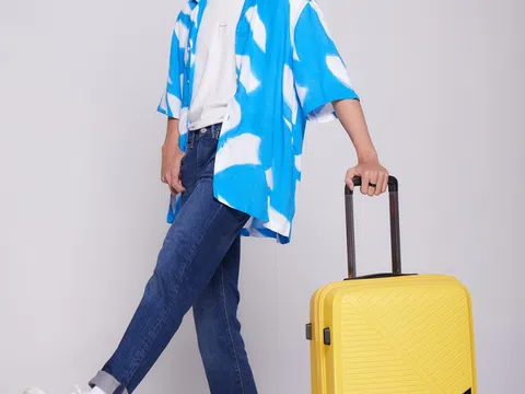Xuân Lan “biến hình” cùng Minh Kha với vali