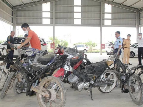 Thanh Hóa: Tiêu hủy 9 xe mô tô và nhiều mặt hàng vi phạm