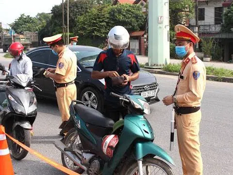 Chậm nộp phạt vi phạm giao thông bị xử lý thế nào?