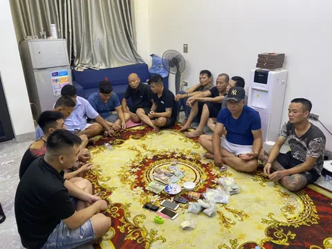 Hưng Yên: Bắt nhóm đánh bạc dưới hình thức “xóc đĩa”