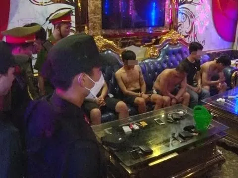 Đột kích quán karaoke Thiên Đường II, phát hiện 39 đối tượng đang “bay lắc”