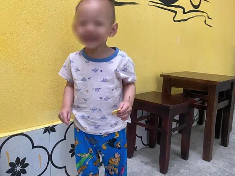 Chia sẻ xúc động của BTV Sơn Lâm về bé trai 2 tuổi bị bỏ rơi ở Hà Nội