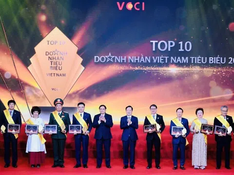 Tôn vinh Top 10 doanh nhân Việt Nam tiêu biểu năm 2022