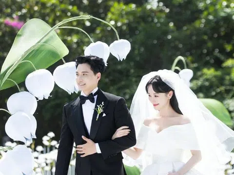 Tin tức sao Hoa ngữ mới nhất ngày 22/10: Mỹ nhân Thiên Long Bát Bộ rơi nước mắt trong ngày cưới