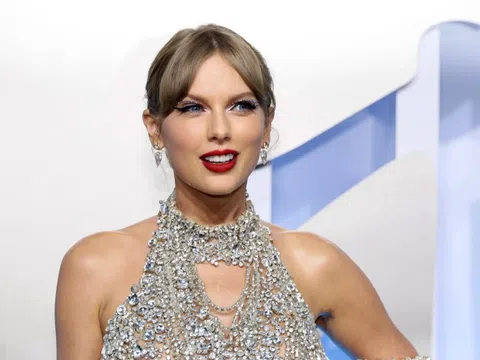 Taylor Swift thành nghệ sĩ đầu tiên "chiếm trọn" top 10 BXH Billboard Hot 100