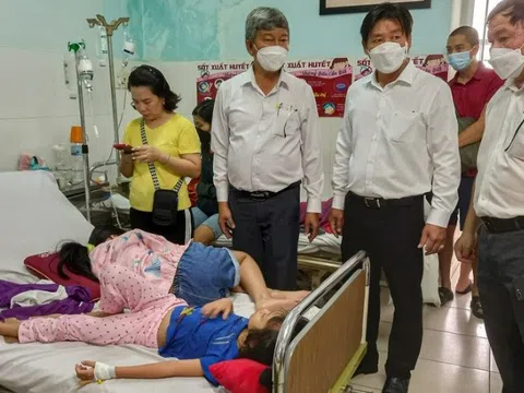Nha Trang: 74 học sinh nhập viện với triệu chứng ngộ độc