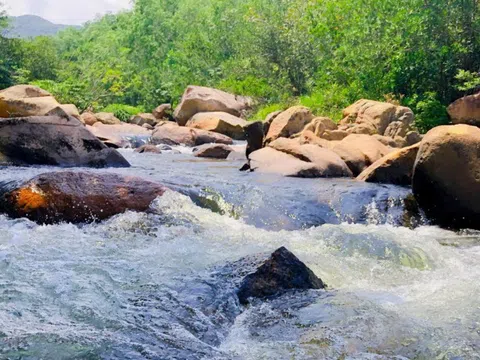 Đi tắm suối ở Đập Hàn, nam sinh lớp 11 chết đuối