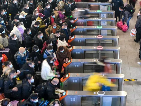 Trung Quốc ghi nhận gần 35 triệu lượt đi lại trong ngày đầu mở cửa