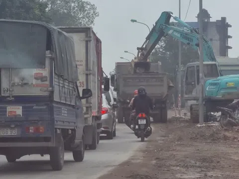 Huyện Thanh Oai: Khói bụi, mất an toàn trên tuyến đường 21b đang thi công