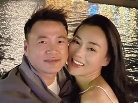 Ngay sau khi hoàn tất thủ tục ly hôn, hình ảnh tình tứ của Shark Bình và Phương Oanh lần đầu được hé lộ