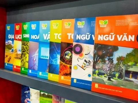 NXB Giáo dục Việt Nam lý giải việc giá sách giáo khoa mới tăng gấp 2-3 lần sách cũ