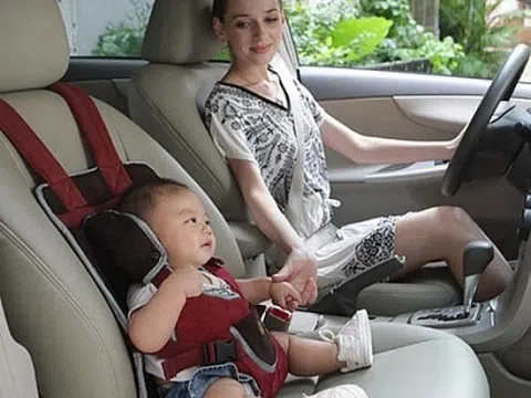 Đề xuất trẻ dưới 10 tuổi không được phép ngồi ghế trước trên ô tô
