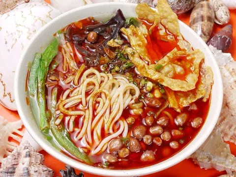 Món bún ốc "siêu nặng mùi" khiến thực khách càng ăn càng ghiền