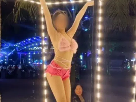 Ranh giới gợi cảm - phản cảm khi các cô gái mặc bikini, váy ngắn diễn quán bar Hạ Long
