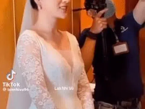 Xôn xao hình ảnh Phương Oanh rạng rỡ diện váy cưới