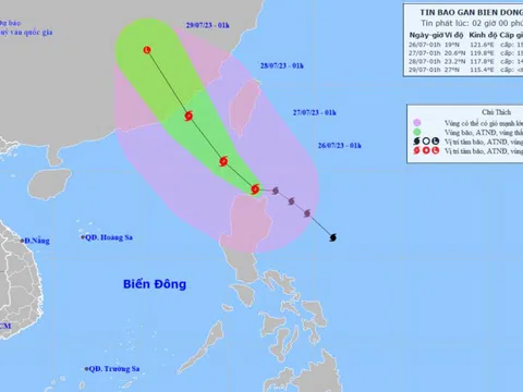 Bão Doksuri chuẩn bị vào biển Đông mạnh cỡ nào?