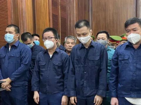 Tất cả 13 cựu cảnh sát nhận tiền “chung chi” lãnh án tù giam