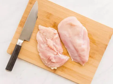 Lạ miệng với món ức gà sốt tiêu chanh vừa dinh dưỡng lại dễ làm