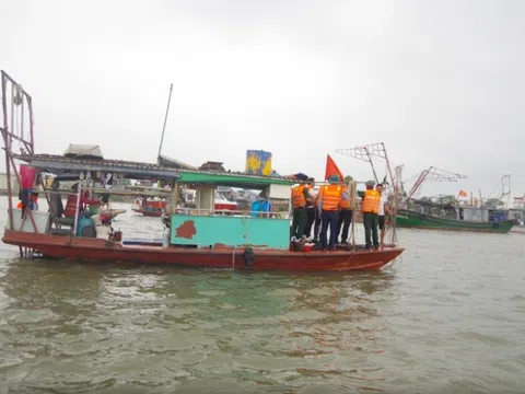 Vụ lật đò máy trên sông Chanh ở Quảng Ninh: Tìm thấy 2 thi thể