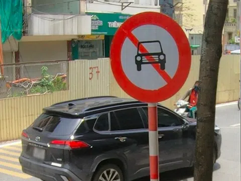 Thực hư thông tin “CSGT bị ô tô đi ngược chiều đâm" trên phố Cát Linh