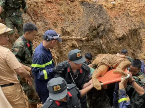 Sạt lở đất vùi lấp xe khách ở Hà Giang: 11 người tử vong
