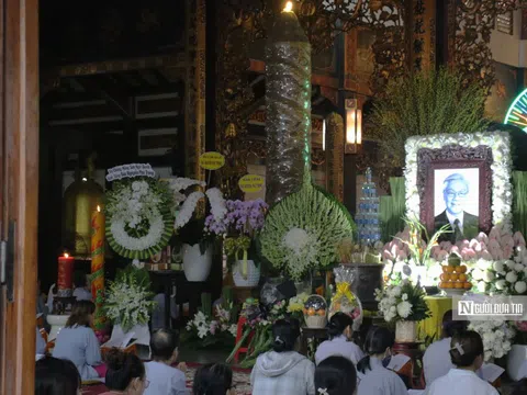 Tp.HCM: Người dân đến chùa Vĩnh Nghiêm thắp hương tưởng nhớ Tổng Bí thư Nguyễn Phú Trọng
